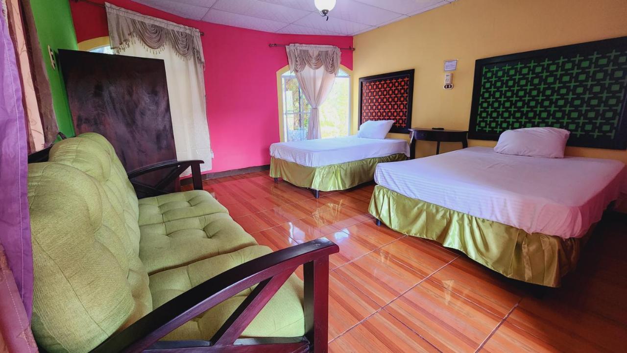 Hotel Y Restaurante Las Margaritas Perquín 객실 사진
